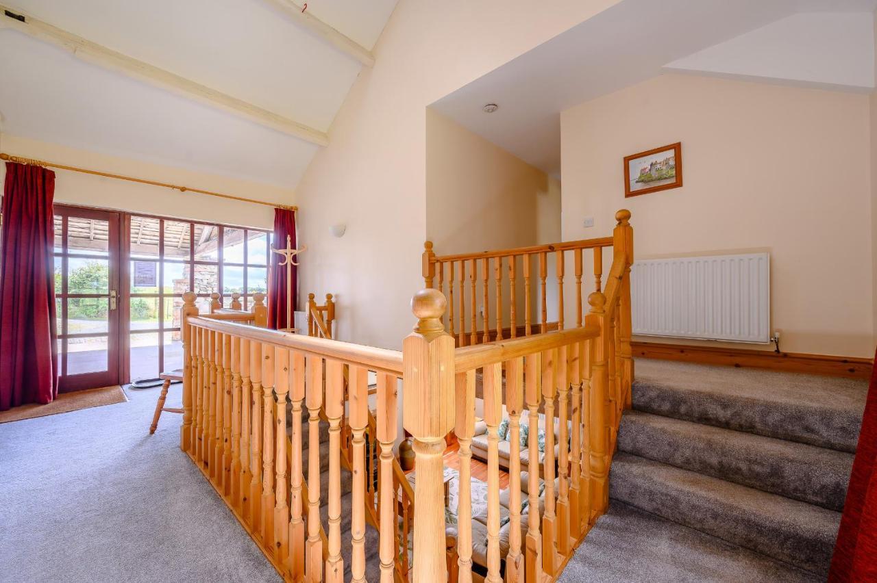 Tower Cottage Милом Экстерьер фото